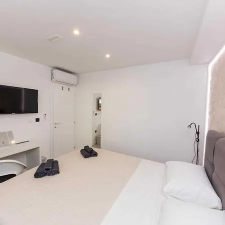 Exclusive Pool & Spa Orange Apartman