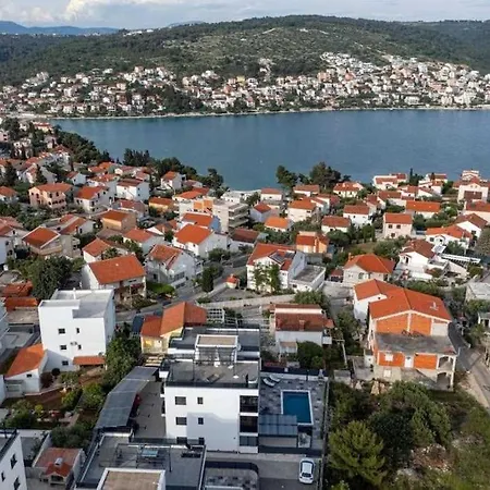 Exclusive Pool & Spa Orange Τρογκίρ